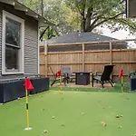 Memphis Soul Retreat Putting Green & Games